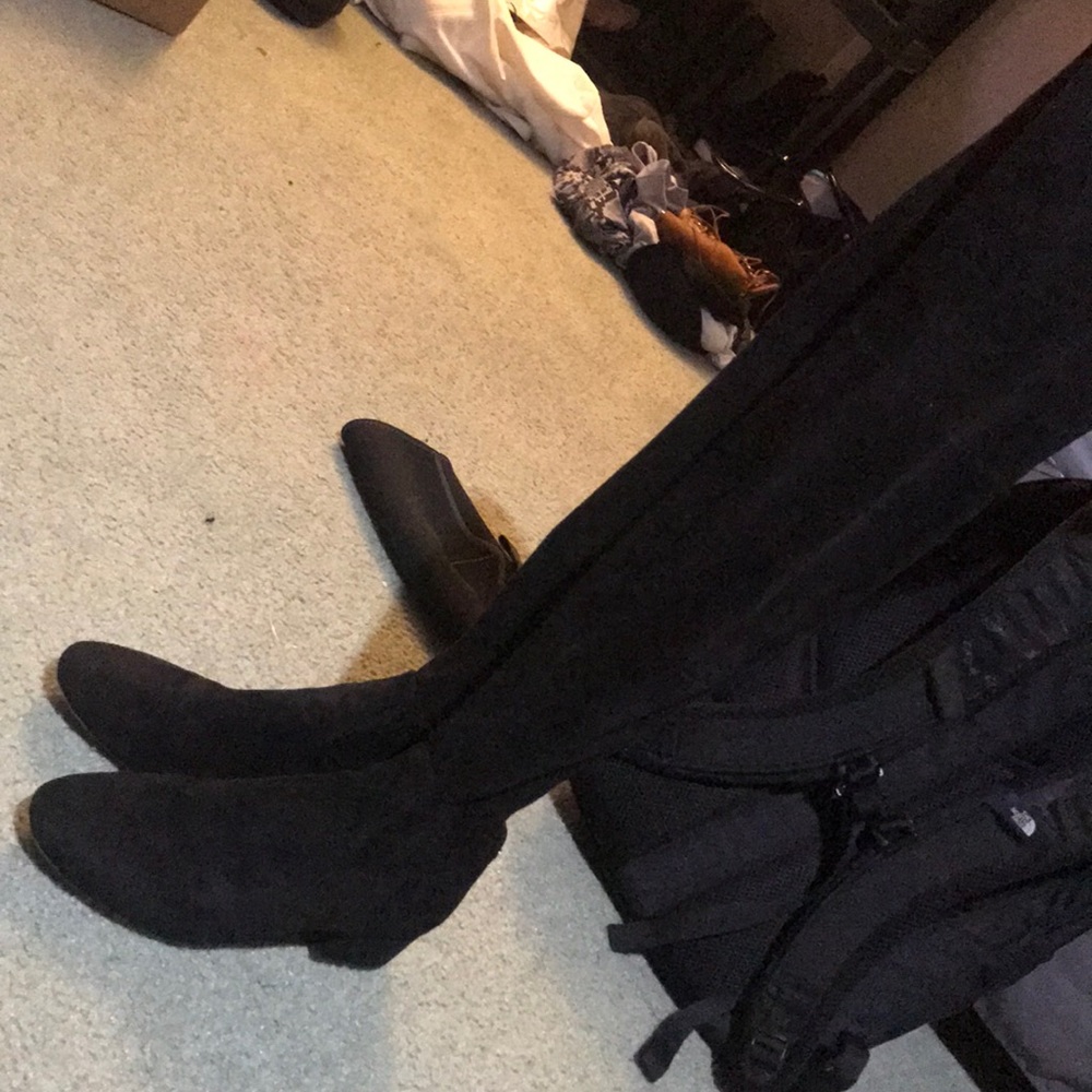 Thigh high boots brand new worn twice.